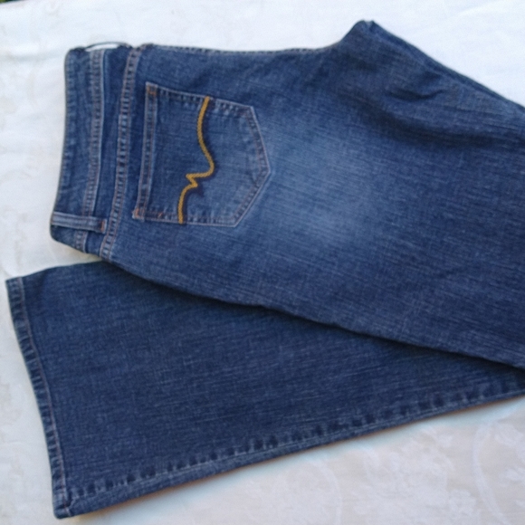SIZE 11: SO BRAND:  BOOT CUT JEANS - Picture 6 of 6